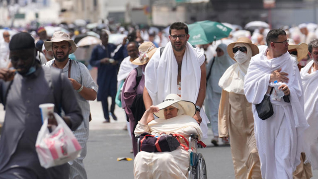 Millions of intending Hajj pilgrims to perform Rukn-e-Azm of Hajj, Waqoof-e-Arafa, today