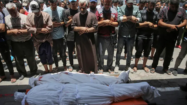 Israel kills 12 Palestinians in Gaza bombing